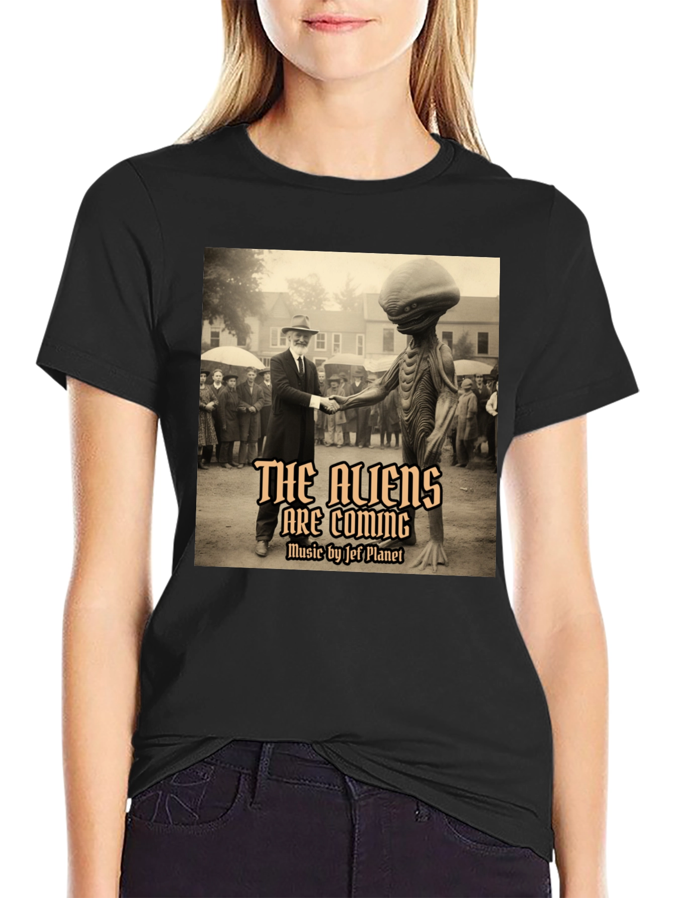 Aliens Are Coming Graphic T-Shirt